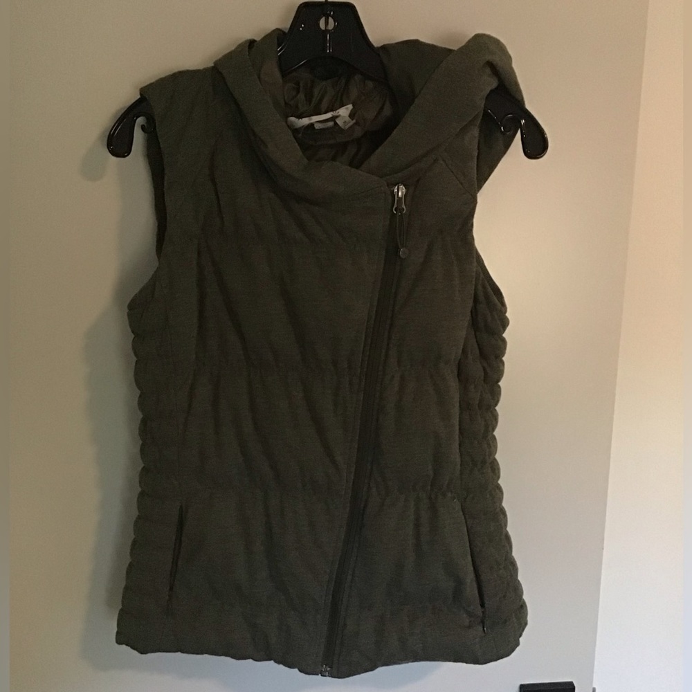 Athleta Vest with hood, size medium